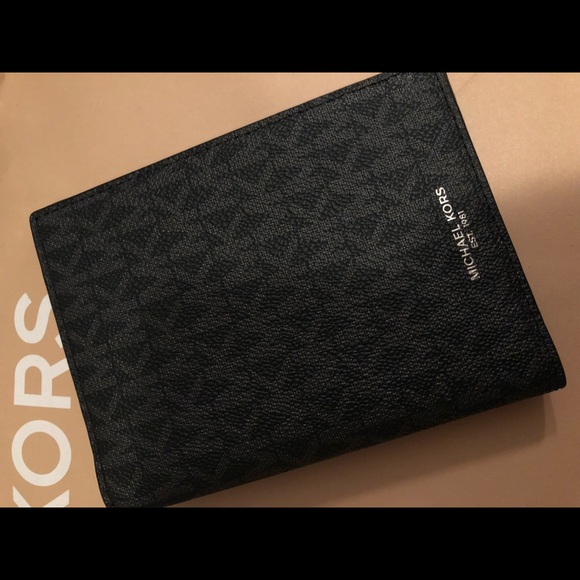 MK Passport Holder - Picture 2 of 5